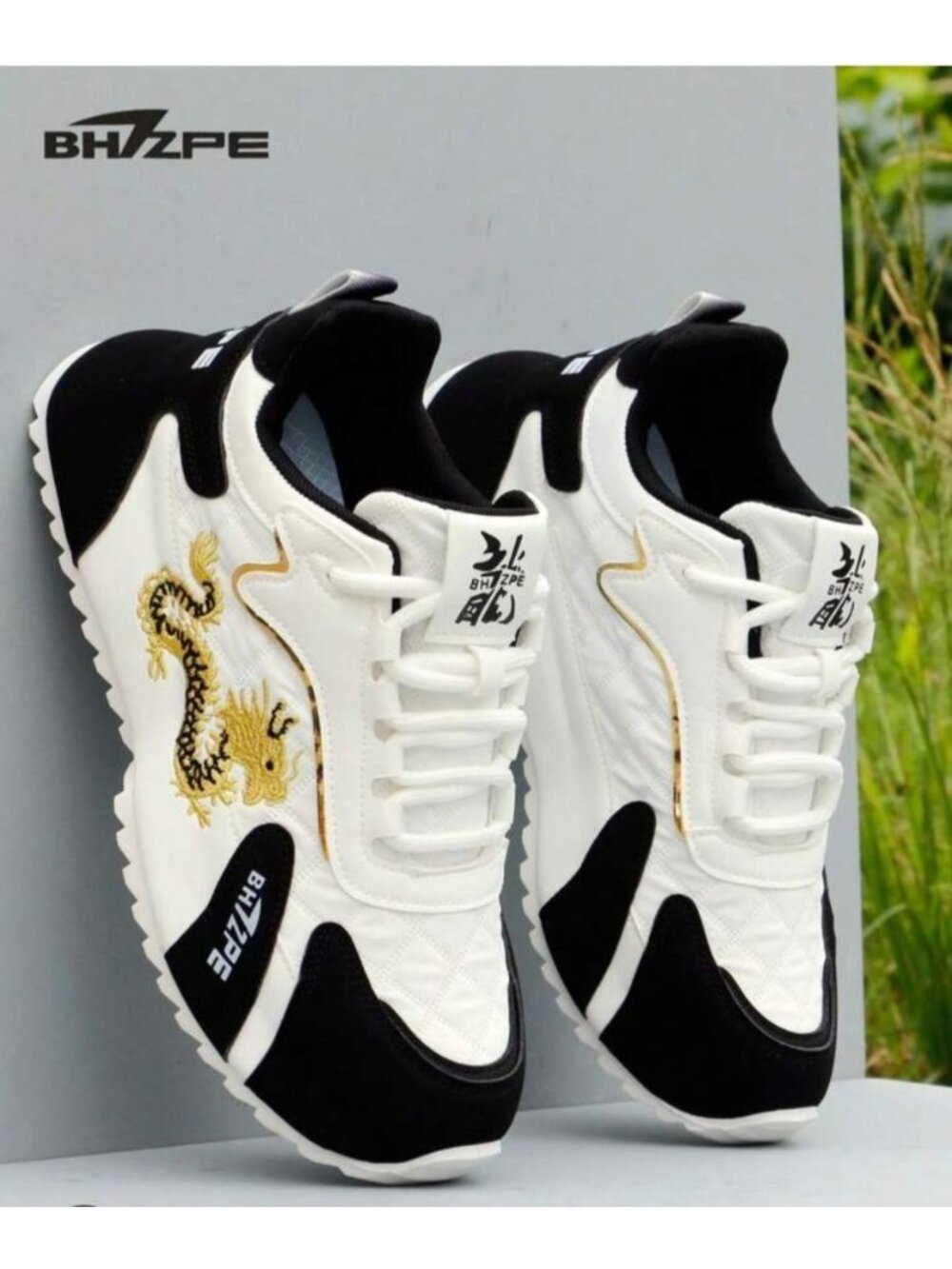 Mens Size 6.5/39 Dragon Embroidered Sneakers White & Black Shoes Gold Accents